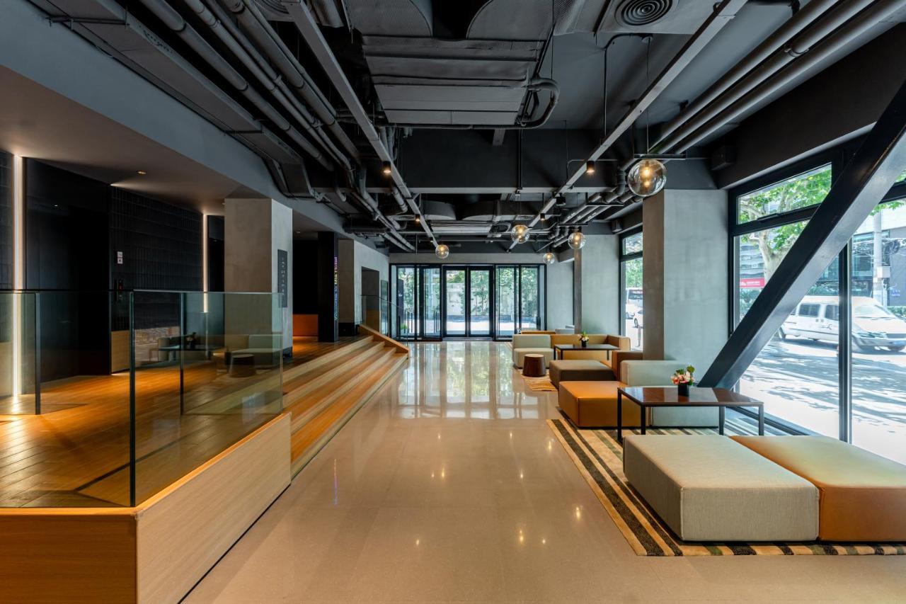 Mia - Xuhui Jiaotong Hotel 4*