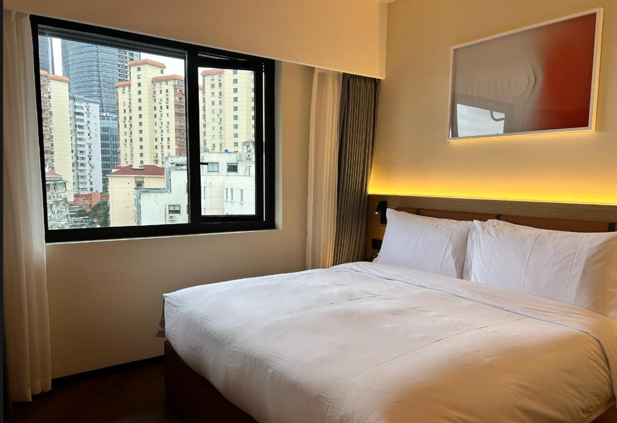 Mia - Xuhui Jiaotong Hotel 4*